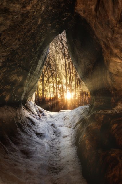 Cave G20a6a724a 1920