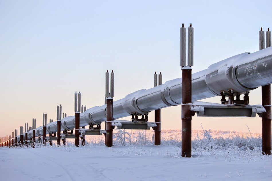 Triputi - Energieheilung für Mensch und Raum, Energetisches Feng Shui, Ist das schwarze Gold wirklich fossil?, Pipeline in Alaska, morgendliche Winterlandschaft, Farben: weiß, silber, rosa, rotbraun, hellblau